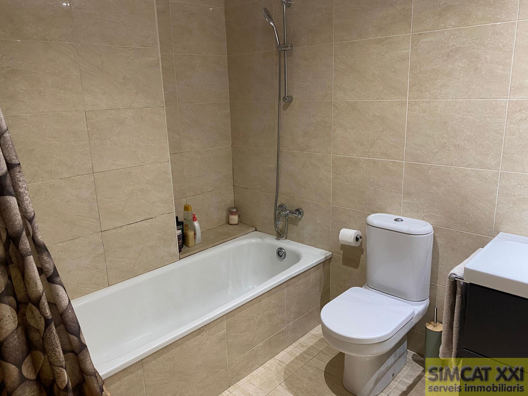 For sale of flat in Navata