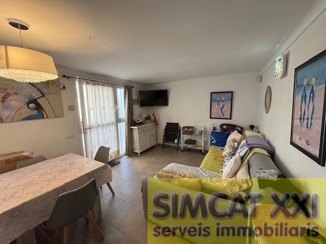 For sale of apartment in Llançà