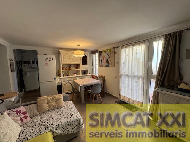 For sale of apartment in Llançà
