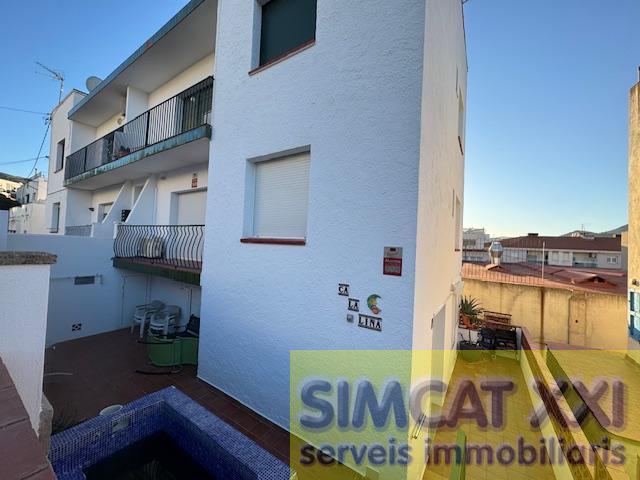 For sale of apartment in Llançà