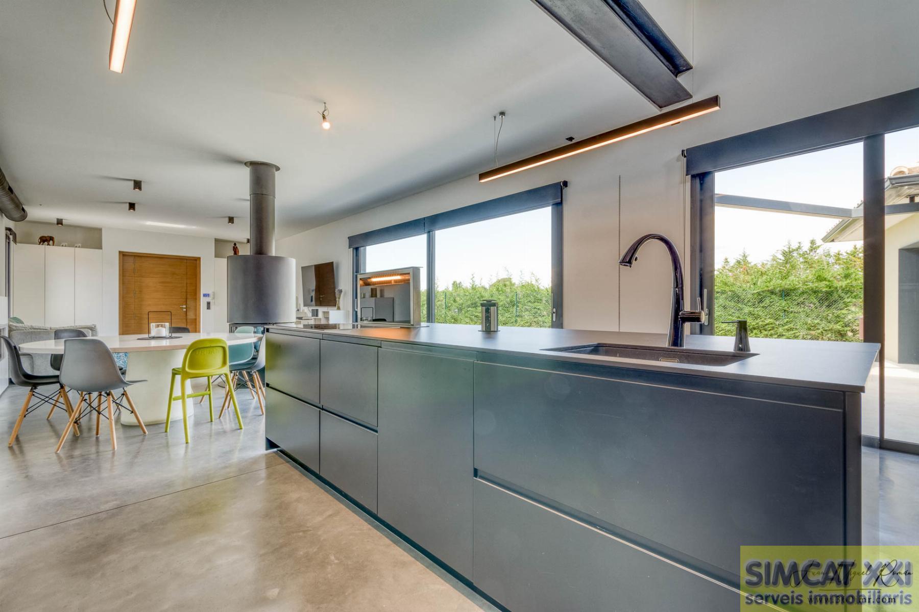 For sale of house in Navata