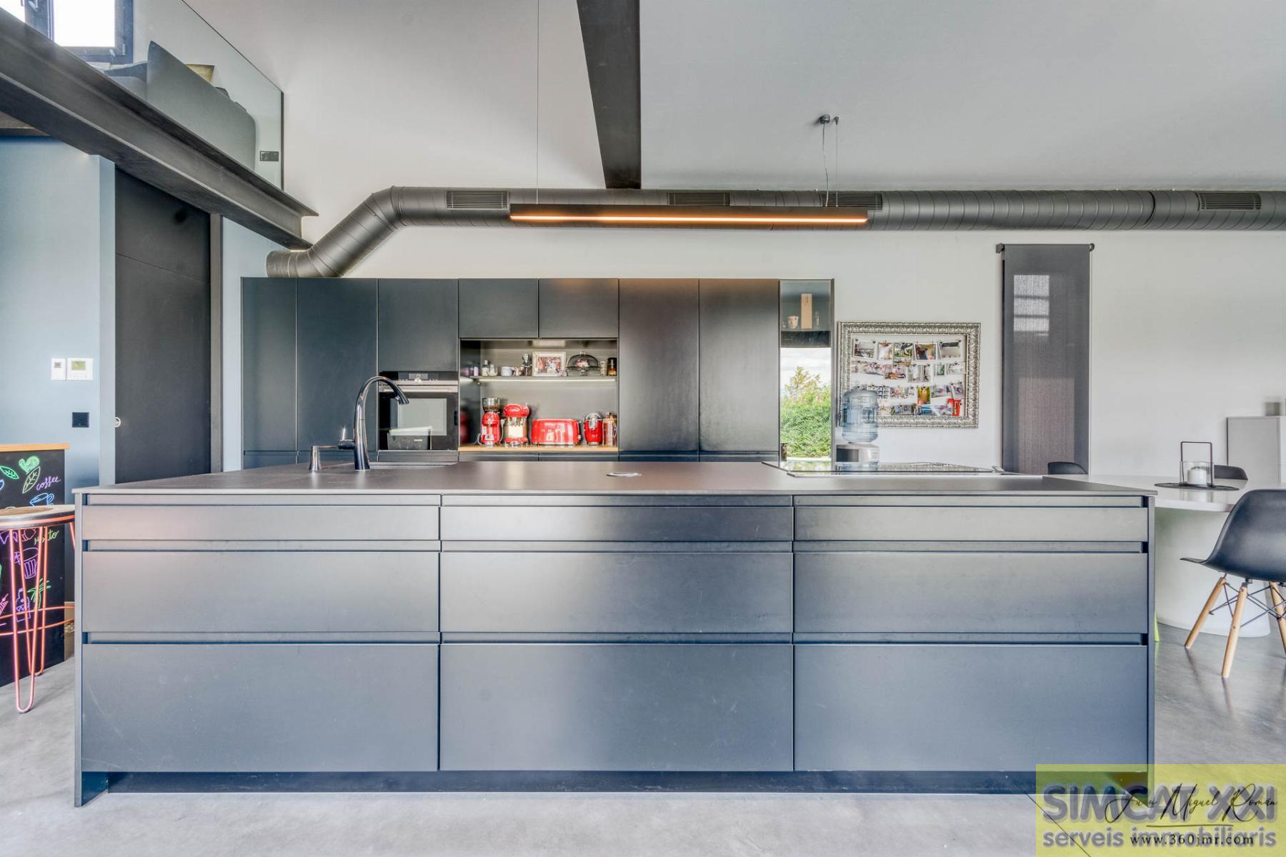 For sale of house in Navata