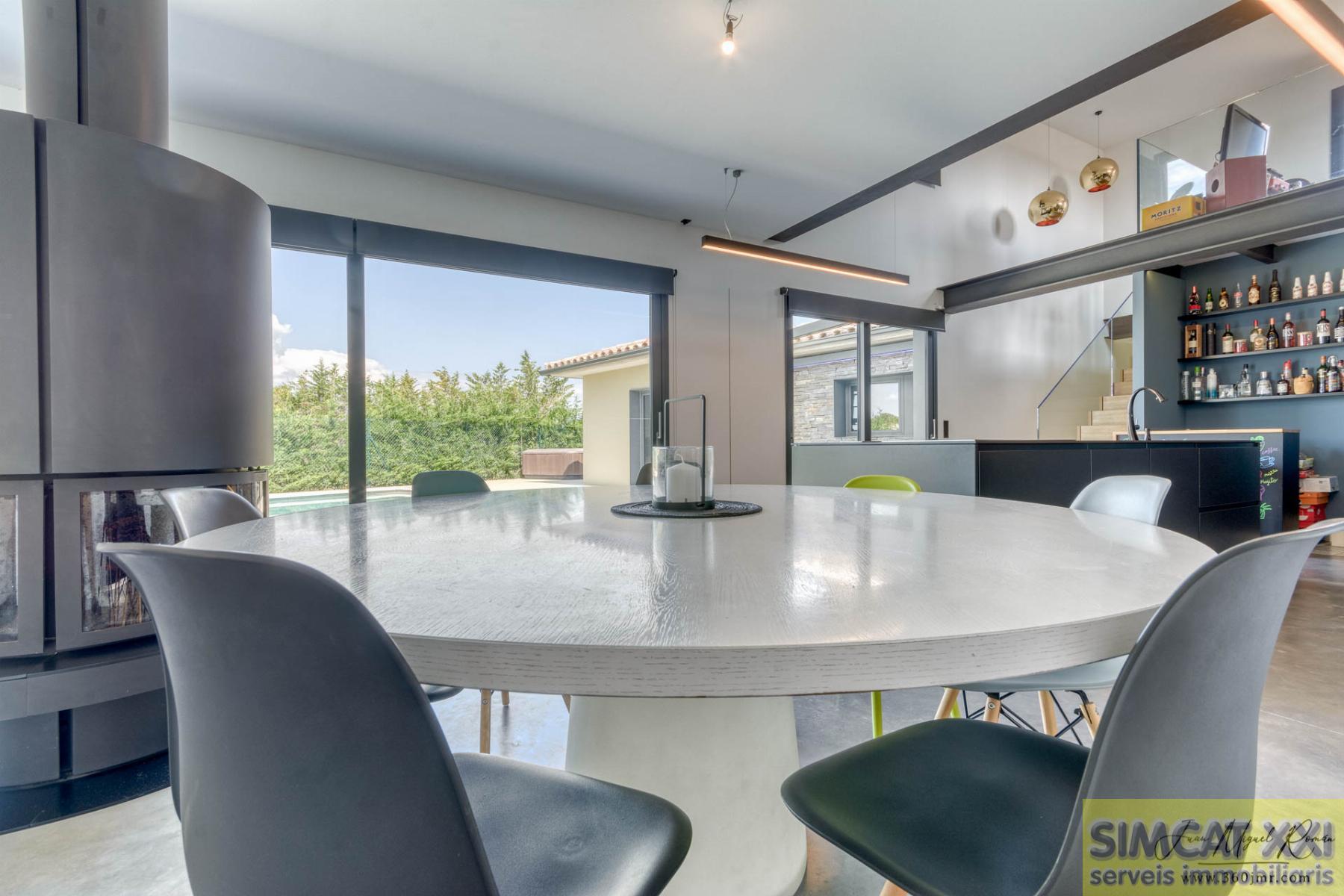 For sale of house in Navata