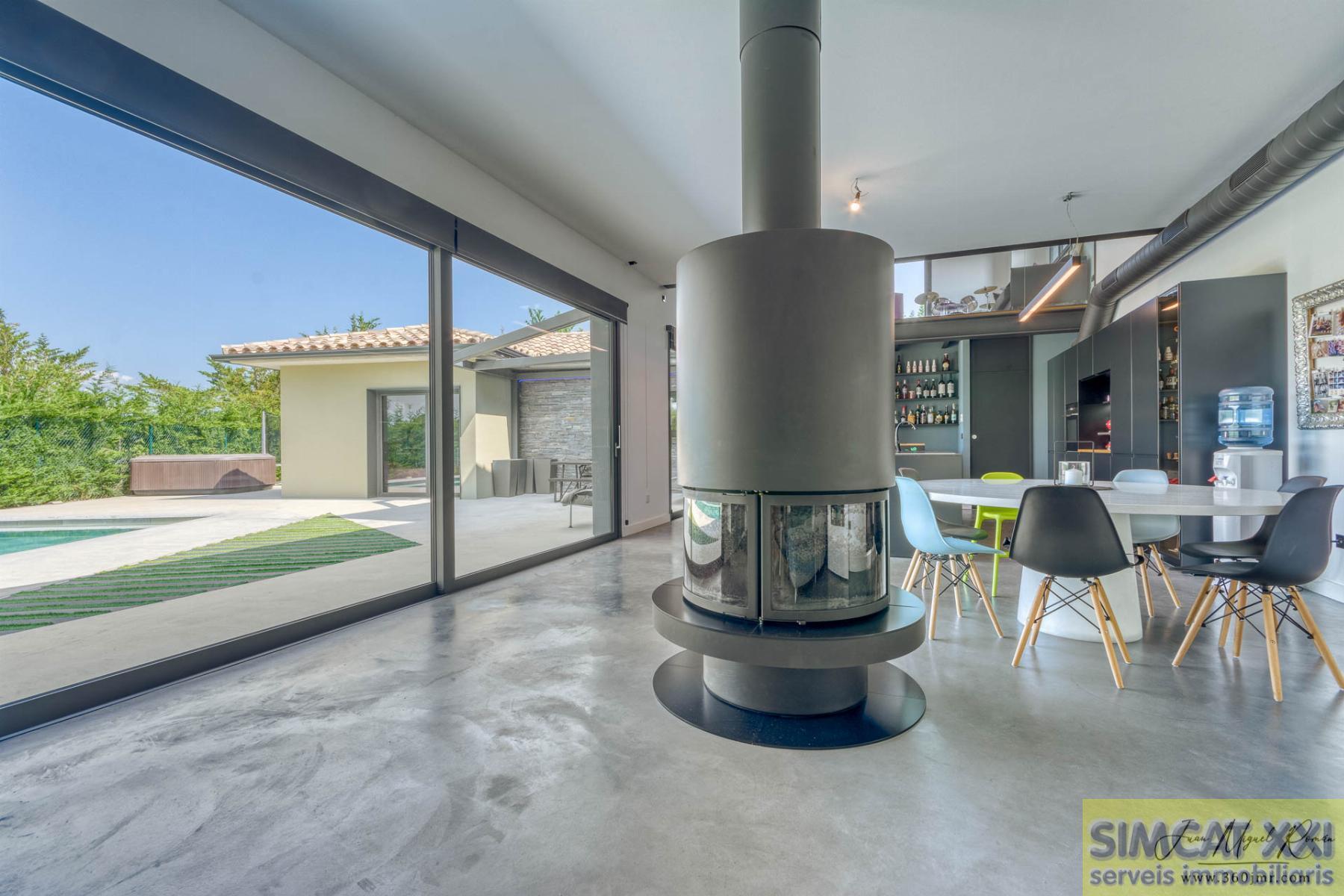 For sale of house in Navata