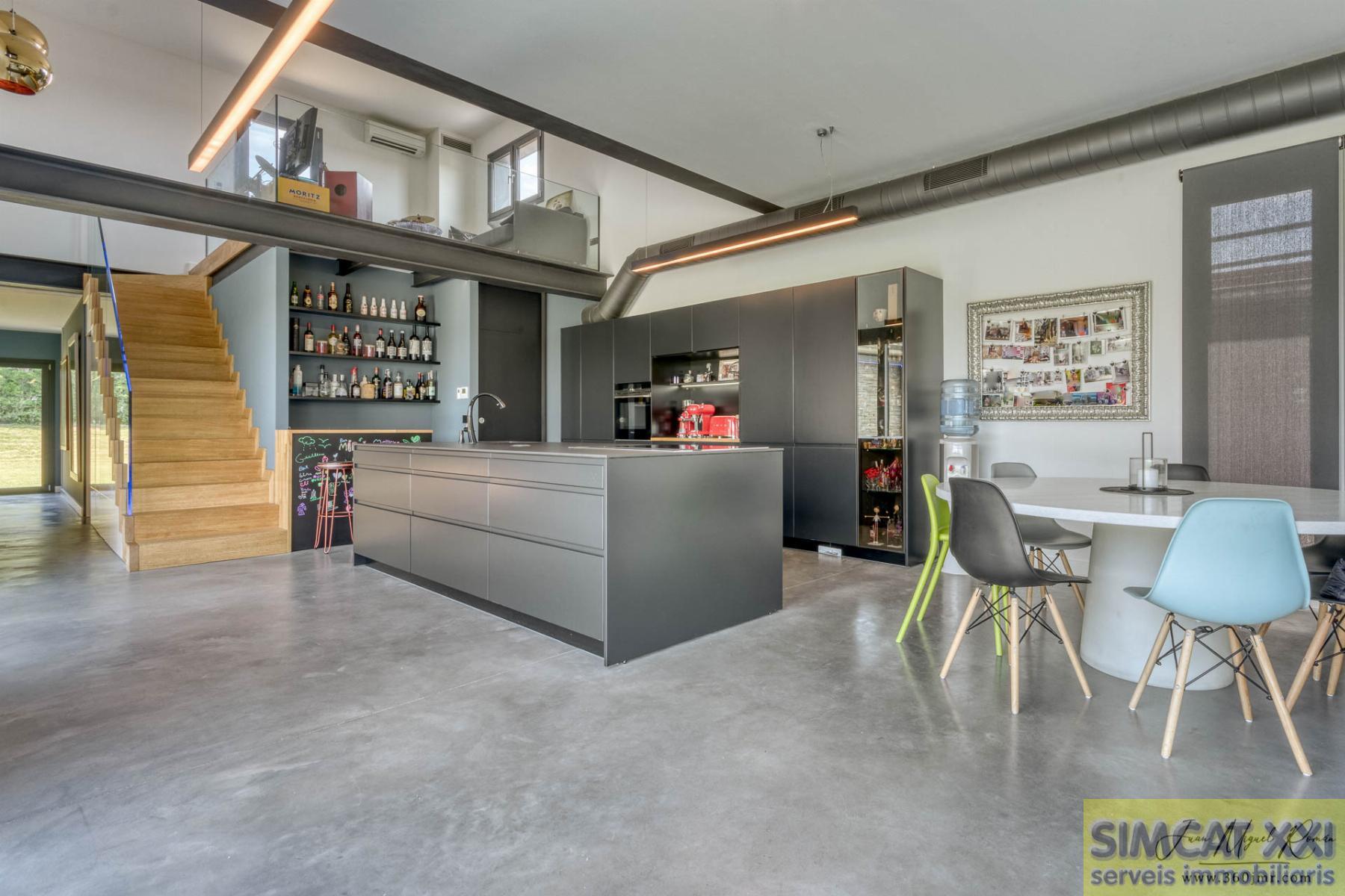 For sale of house in Navata