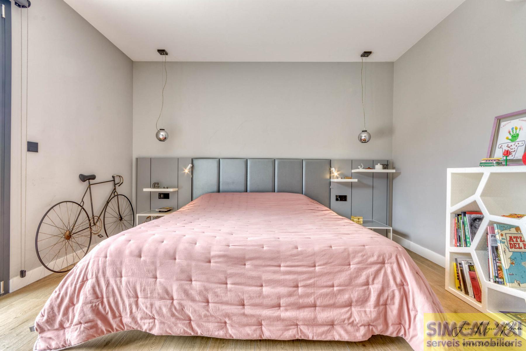 For sale of house in Navata