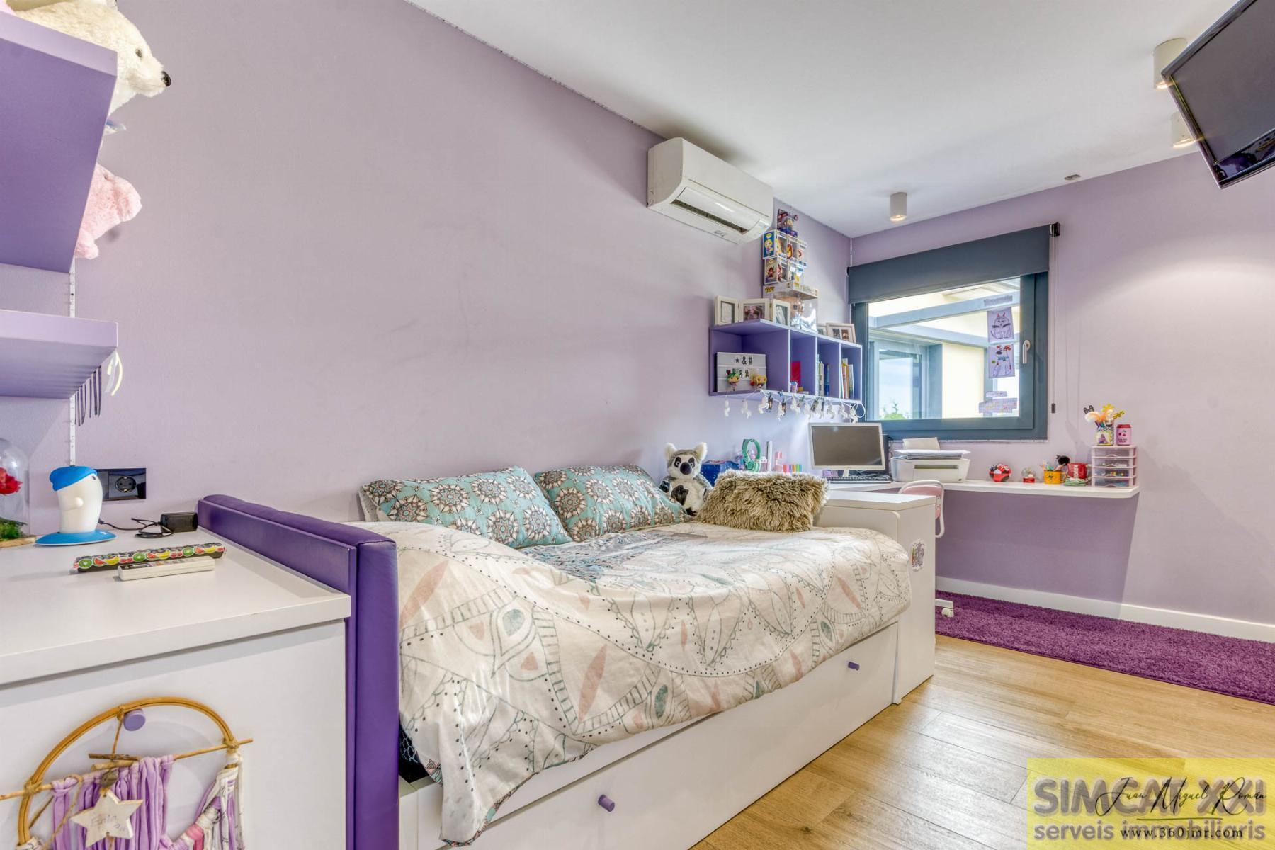 For sale of house in Navata