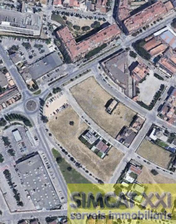 For sale of land in Figueres