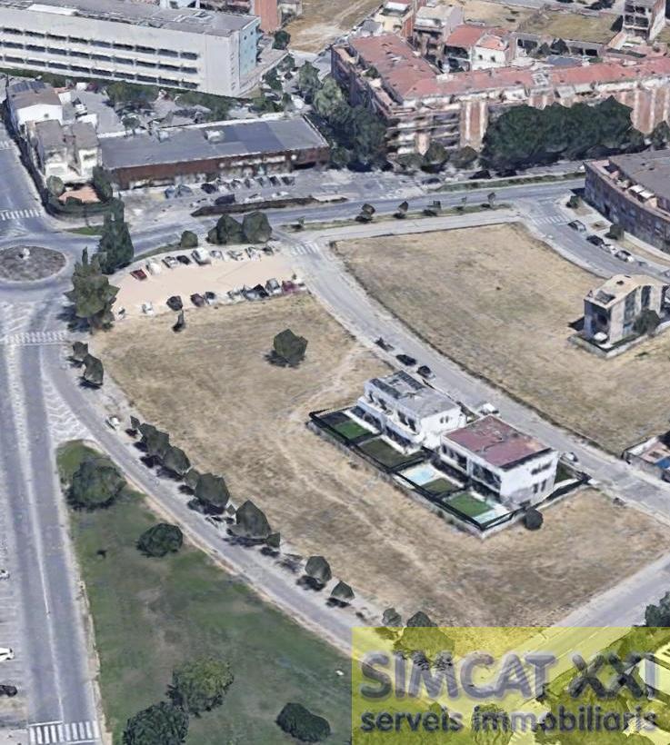 For sale of land in Figueres