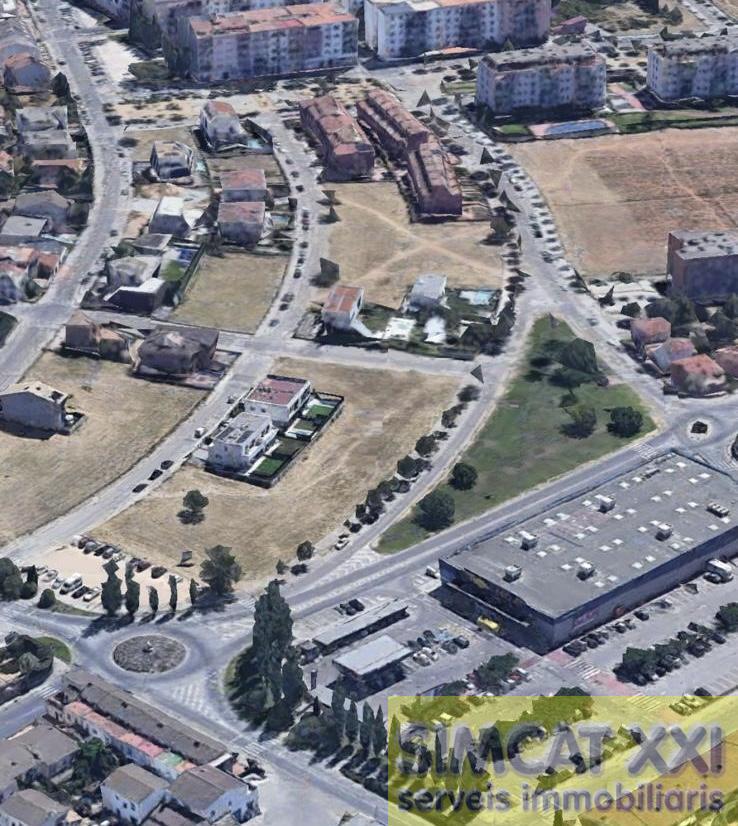 For sale of land in Figueres