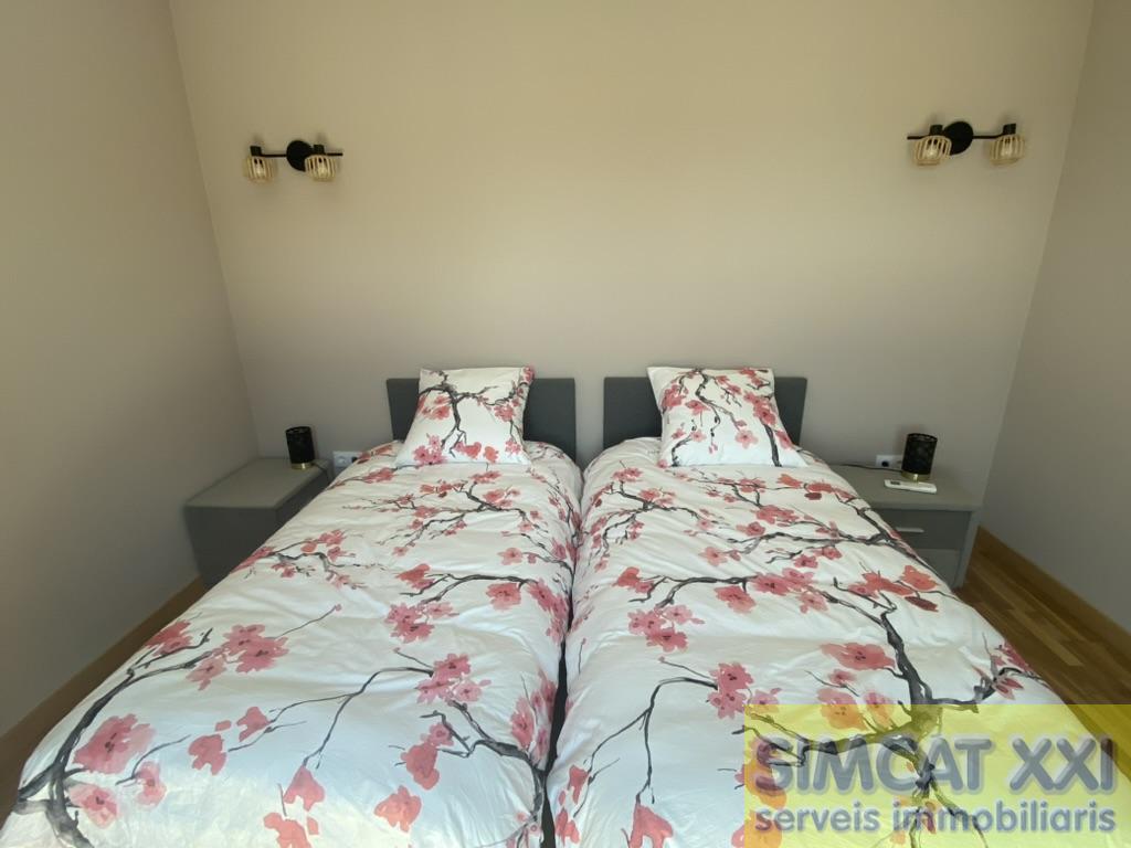 For sale of house in Palau-Saverdera