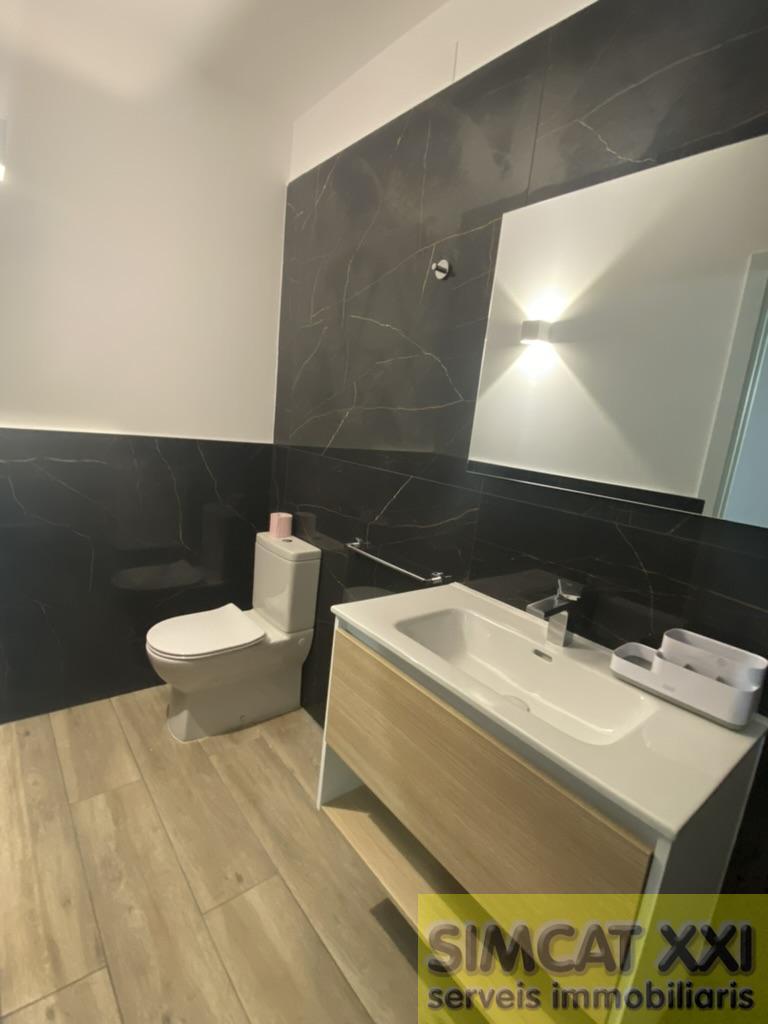 For sale of house in Palau-Saverdera