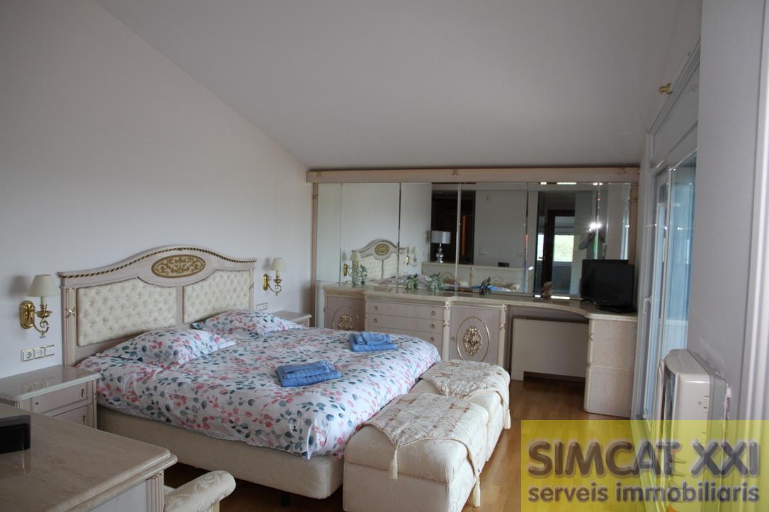 For sale of house in Palau-Saverdera