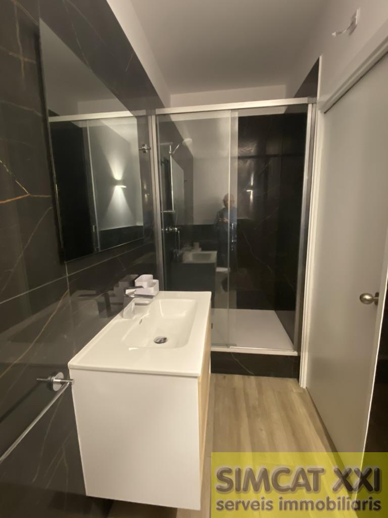 For sale of house in Palau-Saverdera