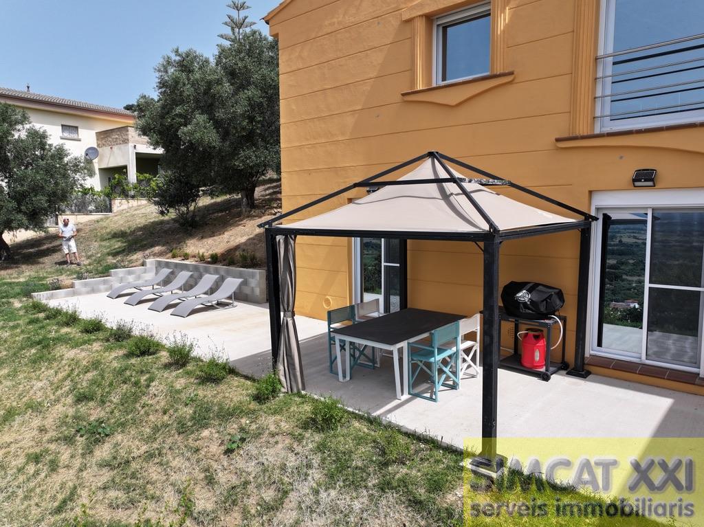 For sale of house in Palau-Saverdera