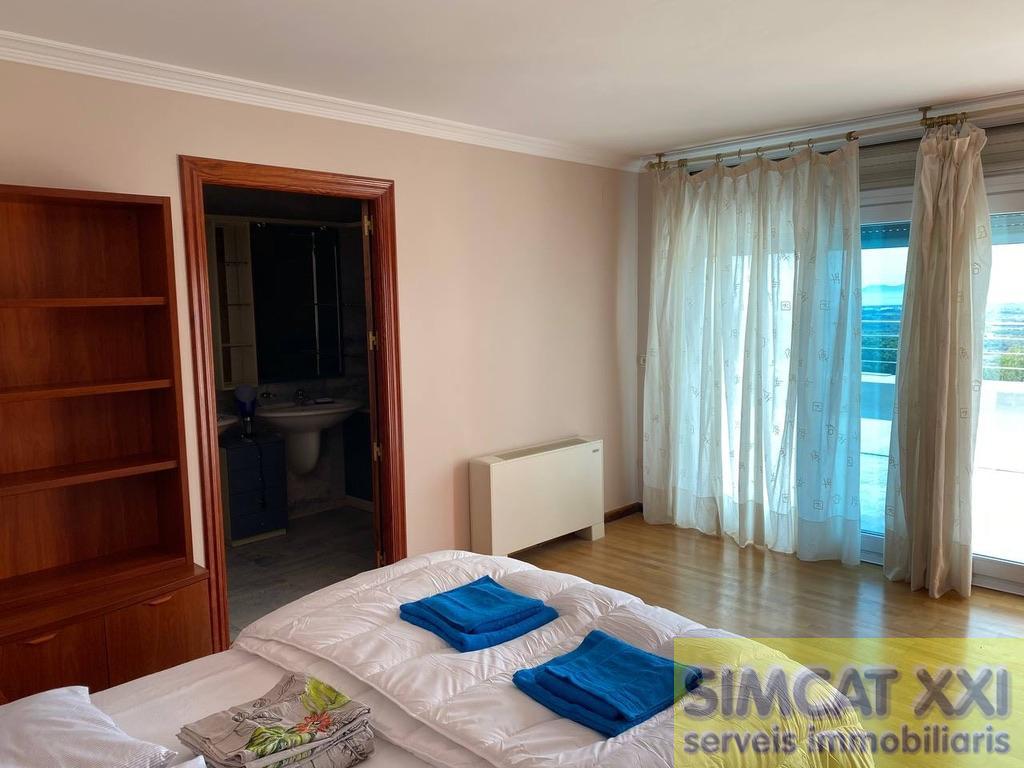 For sale of house in Palau-Saverdera