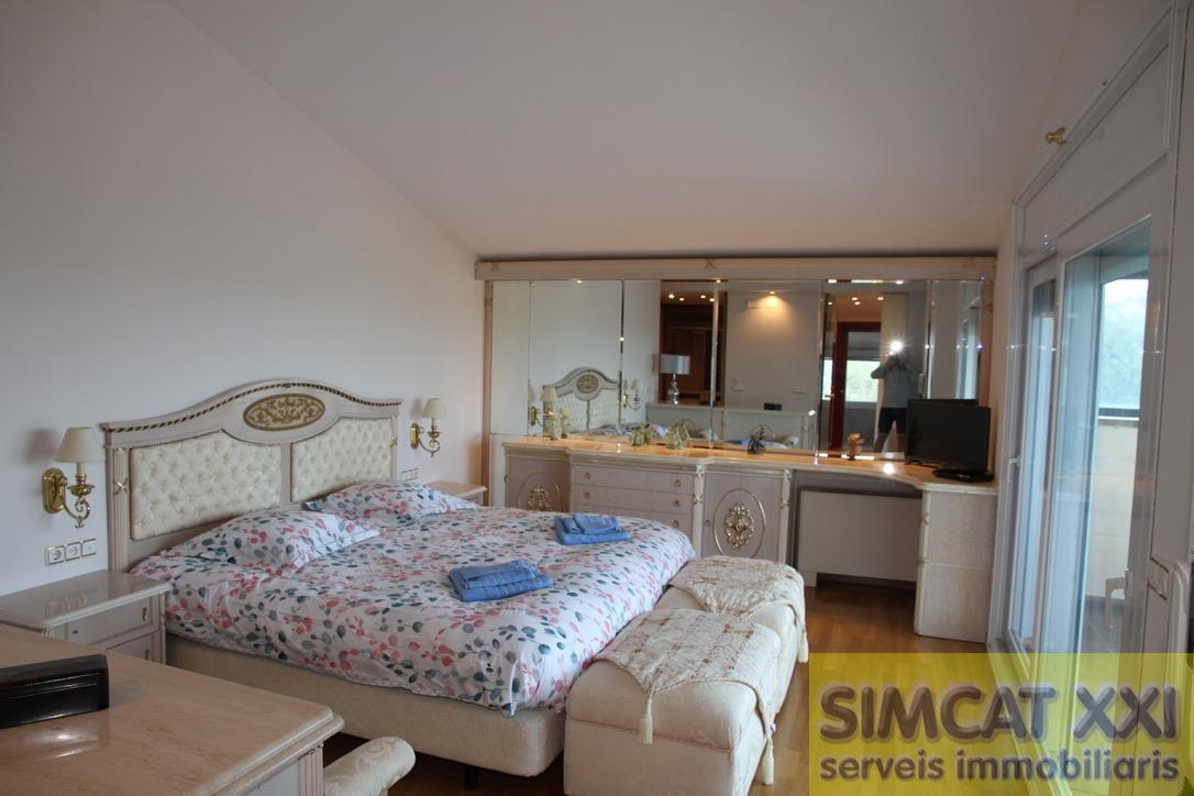 For sale of house in Palau-Saverdera