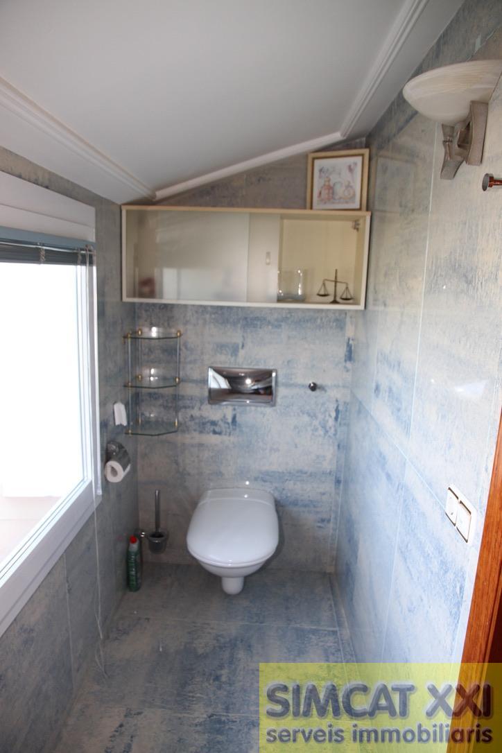 For sale of house in Palau-Saverdera