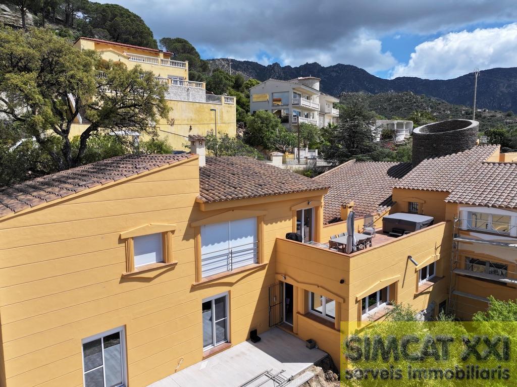 For sale of house in Palau-Saverdera