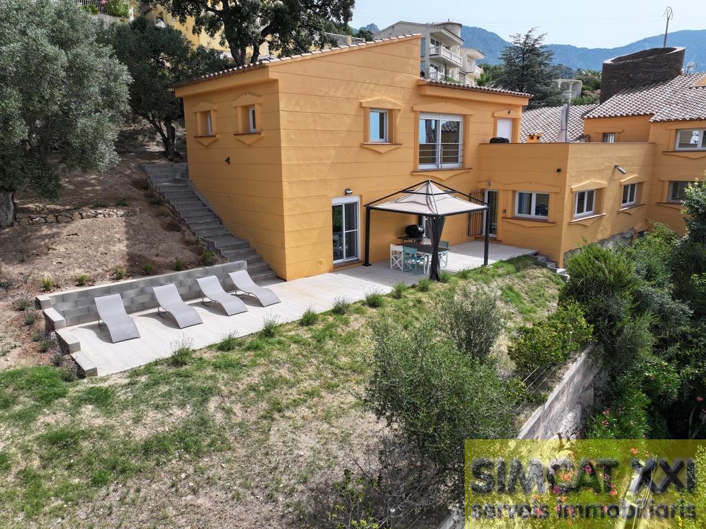 For sale of house in Palau-Saverdera