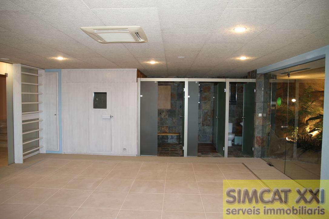 For sale of house in Palau-Saverdera