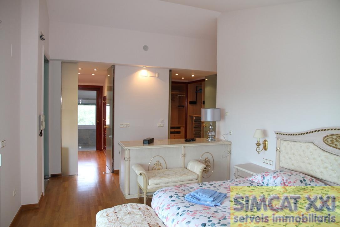 For sale of house in Palau-Saverdera