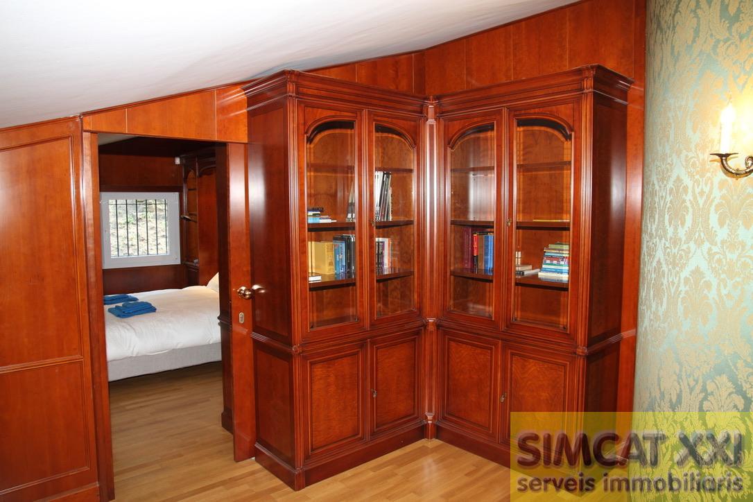 For sale of house in Palau-Saverdera