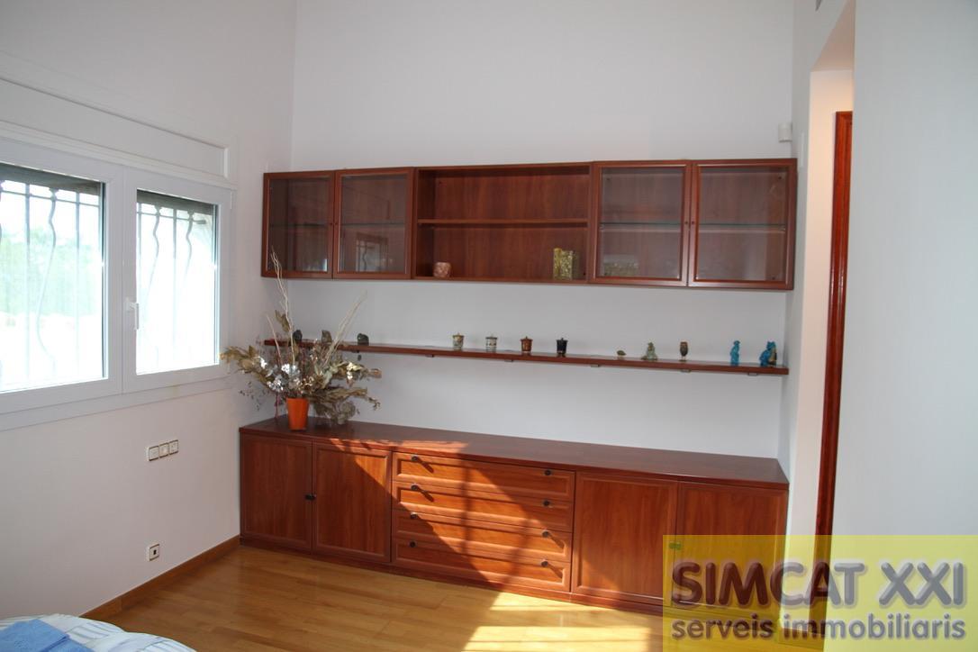 For sale of house in Palau-Saverdera