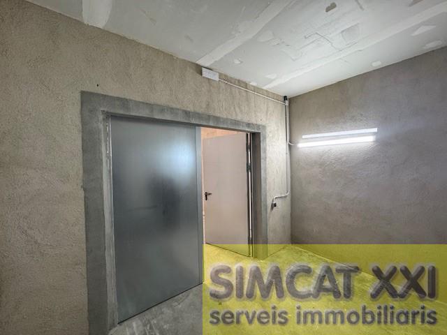 For rent of industrial plant/warehouse in Figueres