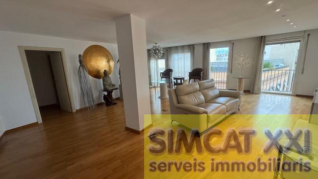 For sale of duplex in Figueres