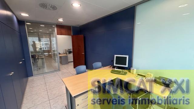 For sale of premises in Empuriabrava