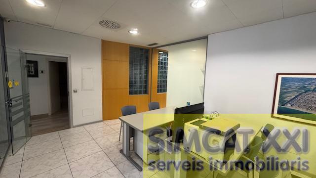 For sale of premises in Empuriabrava