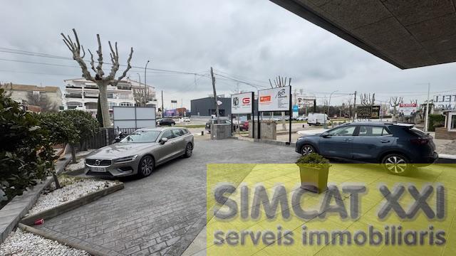 For sale of premises in Empuriabrava