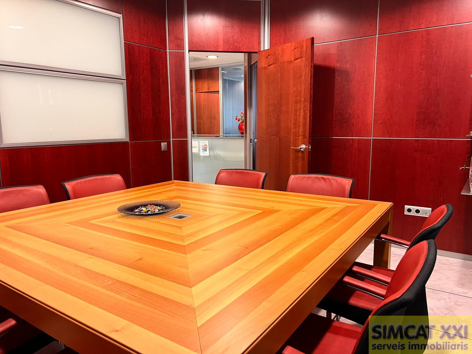 For sale of premises in Empuriabrava