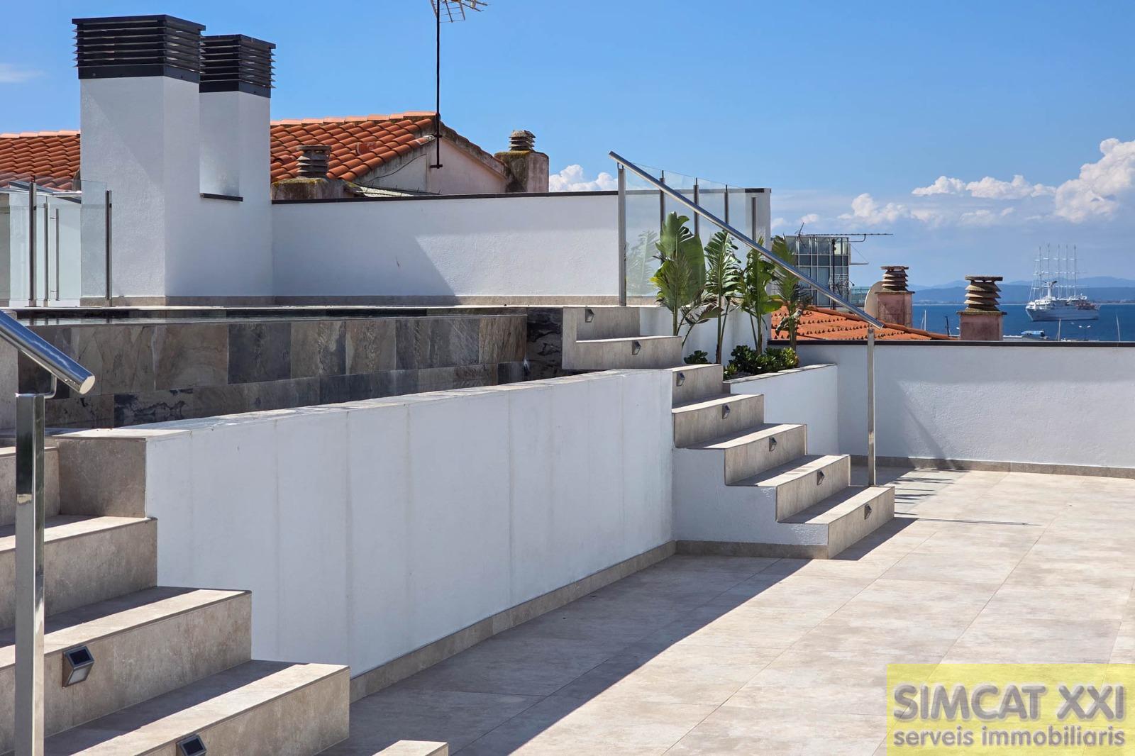 For sale of flat in Roses