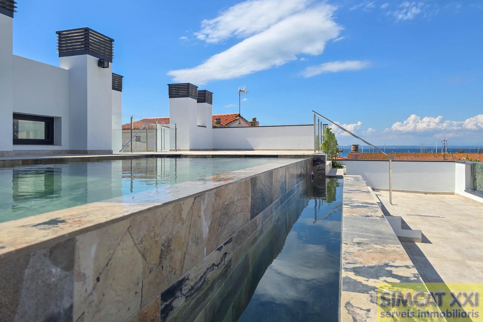 For sale of flat in Roses