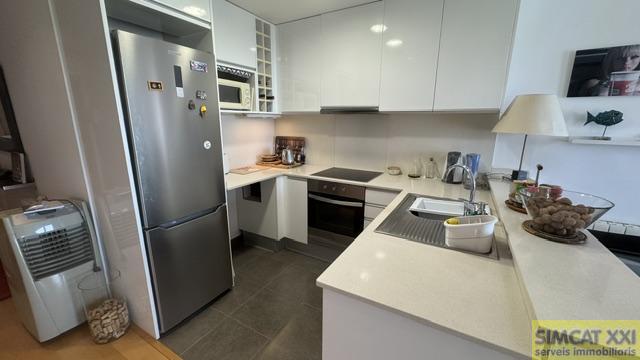 For sale of study in Figueres