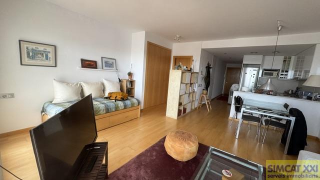 For sale of study in Figueres