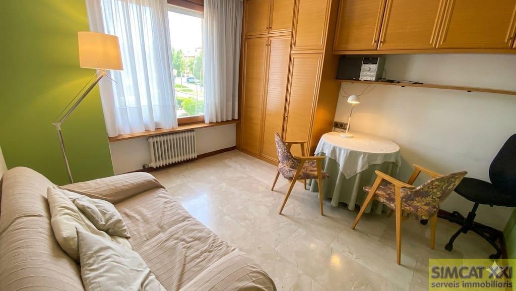 For sale of flat in Figueres