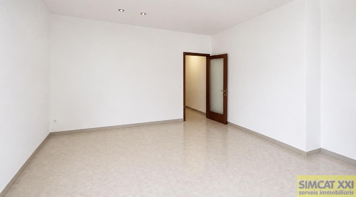 For sale of flat in Figueres