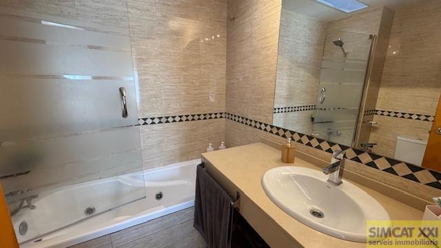 For sale of house in Palau-Saverdera