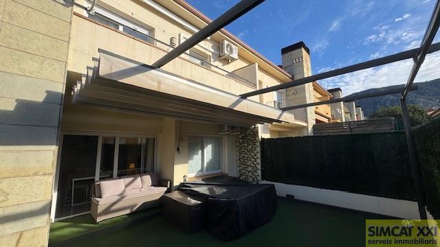 For sale of house in Palau-Saverdera