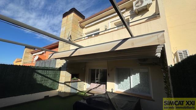 For sale of house in Palau-Saverdera