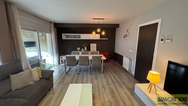 For sale of house in Palau-Saverdera
