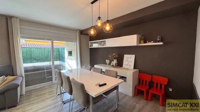 For sale of house in Palau-Saverdera