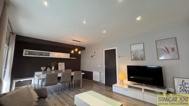 For sale of house in Palau-Saverdera
