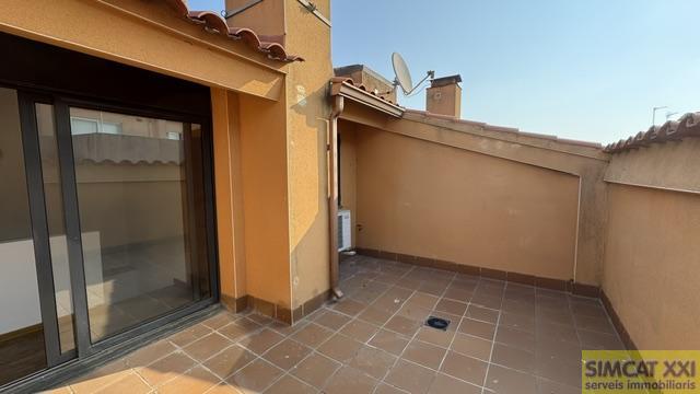 For sale of duplex in Figueres