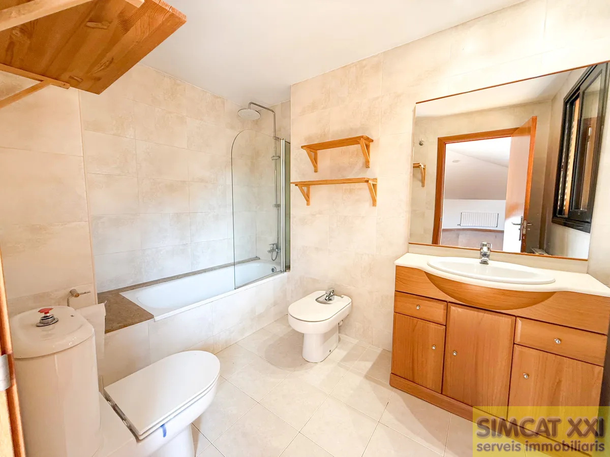 For sale of duplex in Figueres