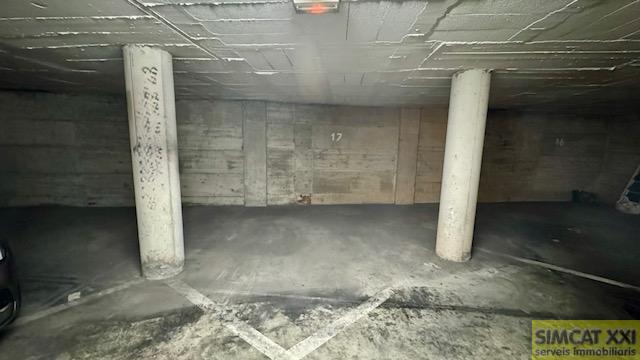 For sale of garage in Figueres
