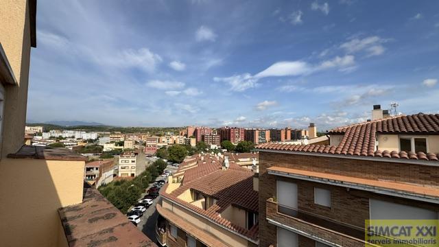 For sale of flat in Figueres